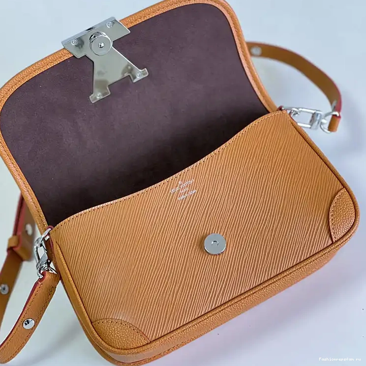 Fashionreps Bag 2209HT0010 LV 0821